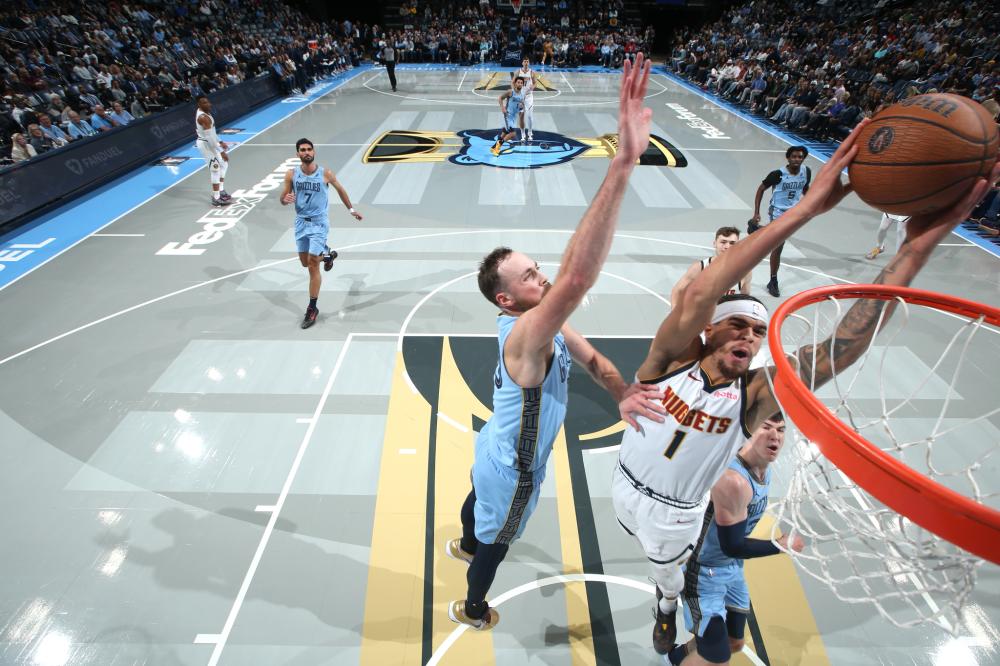 用迪亚斯和 用迪亚斯和